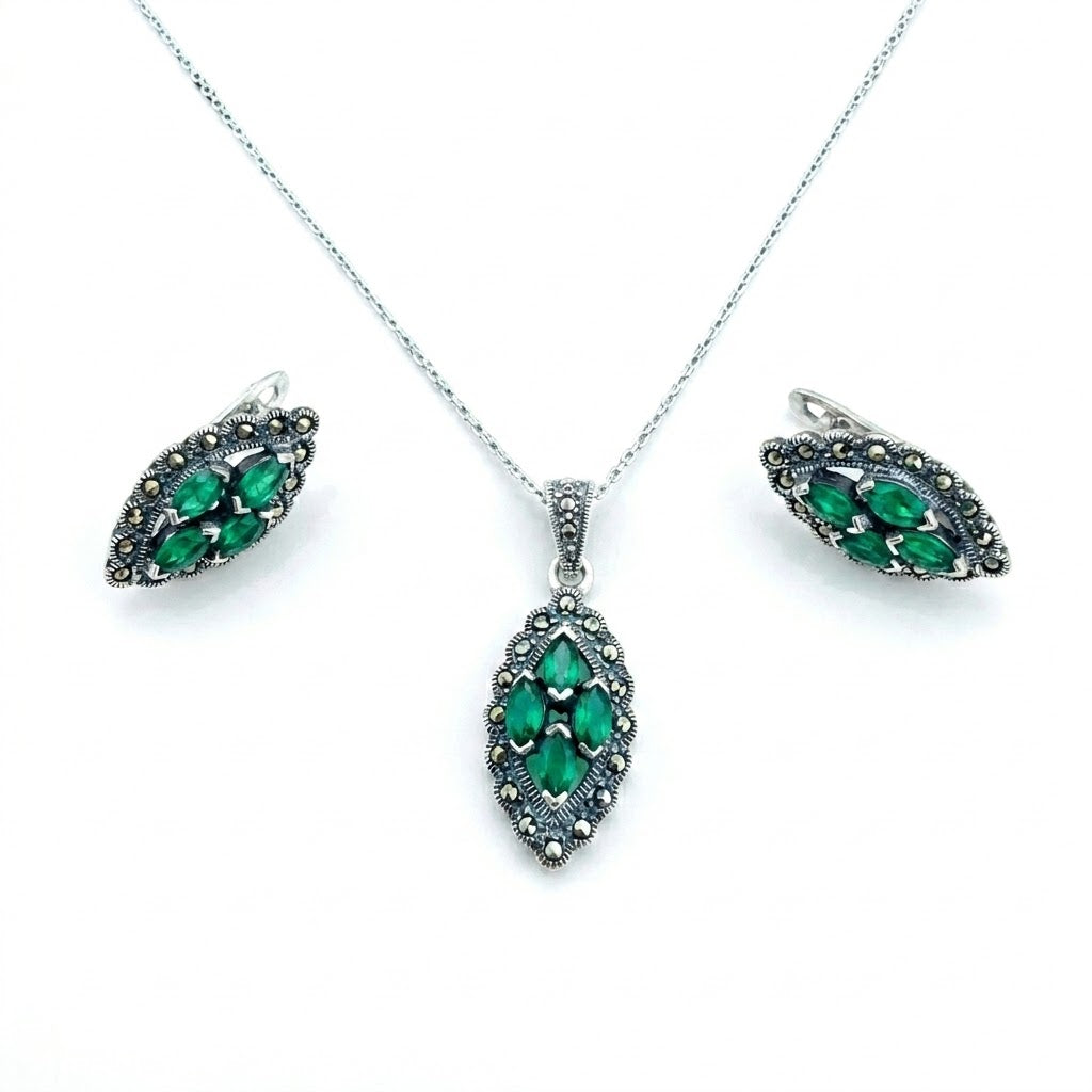 Emerald Antique Set